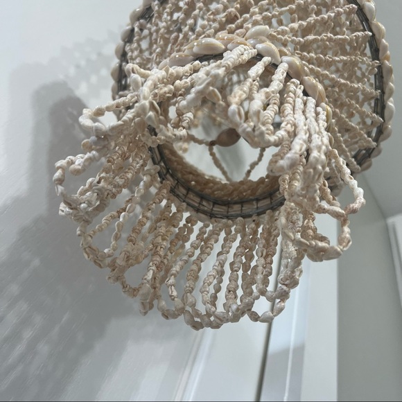 Vintage 70s Cowrie Sea Shell Hanging Macrame Plant Holder 26” Long. - Picture 5 of 9